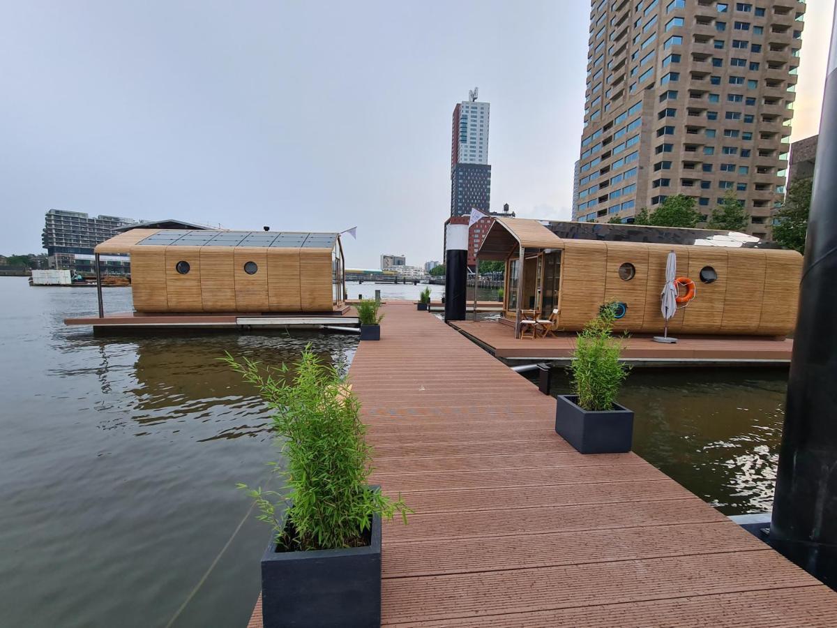 Wikkelboat Nr1 At Floating Rotterdam Rijnhaven Villa Luaran gambar