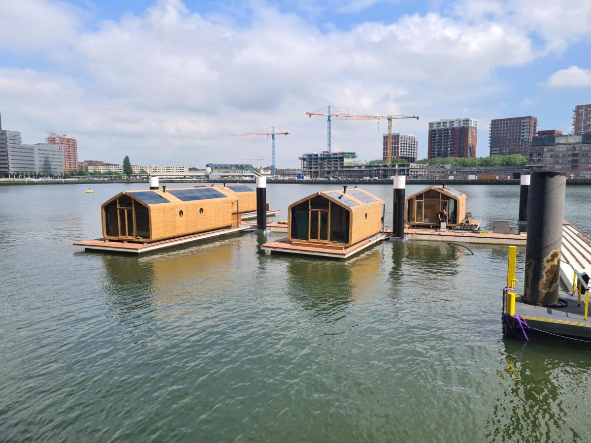 Wikkelboat Nr1 At Floating Rotterdam Rijnhaven Villa Luaran gambar