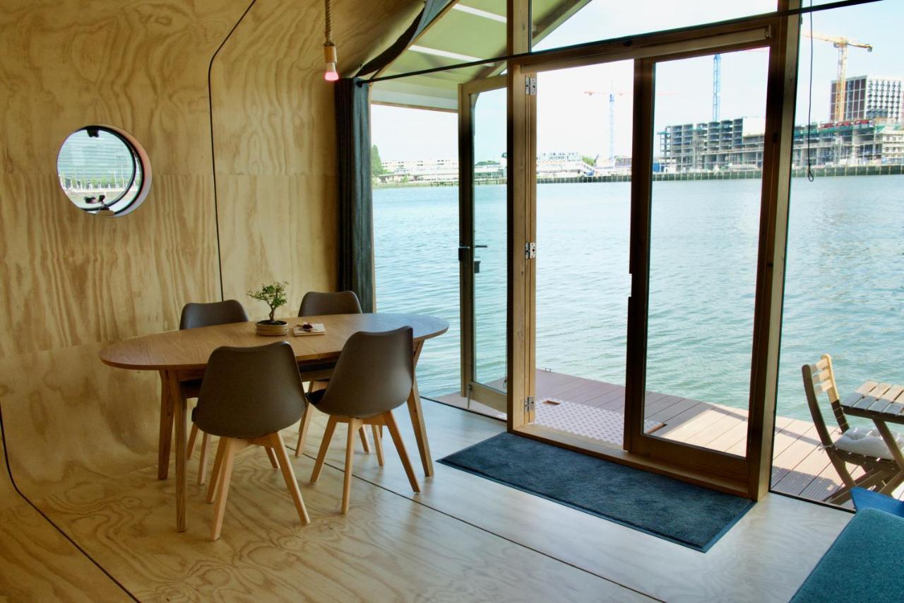 Wikkelboat Nr1 At Floating Rotterdam Rijnhaven Villa Luaran gambar